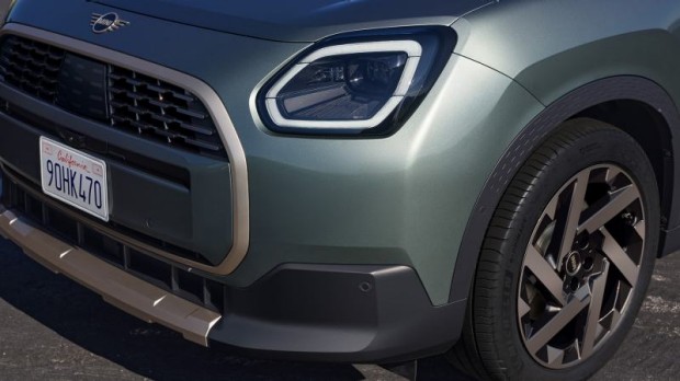 regard MINI Countryman
